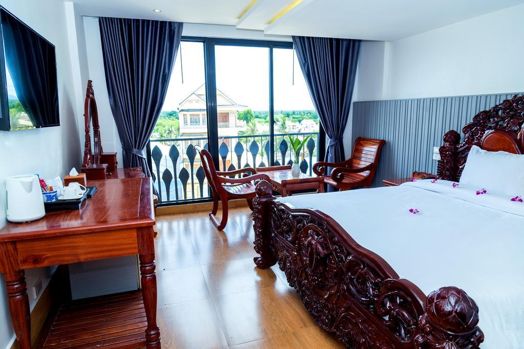 Ly Heng Chhay Hotel Krong Poi Pet Exterior photo