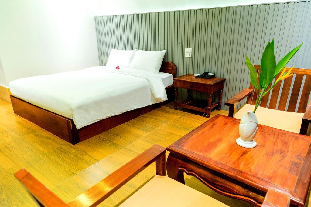 Ly Heng Chhay Hotel Krong Poi Pet Exterior photo