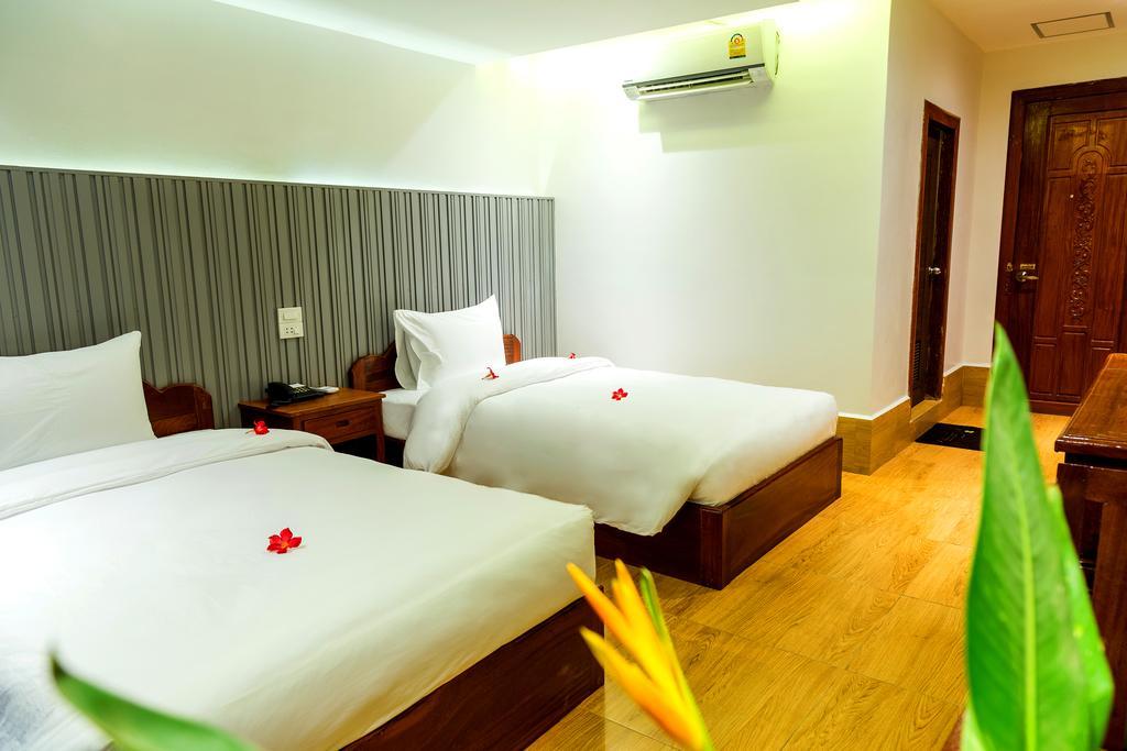 Ly Heng Chhay Hotel Krong Poi Pet Exterior photo