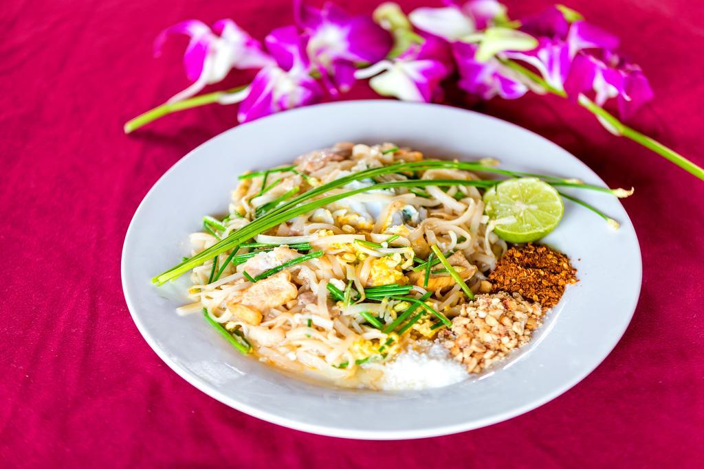 Ly Heng Chhay Hotel Krong Poi Pet Exterior photo
