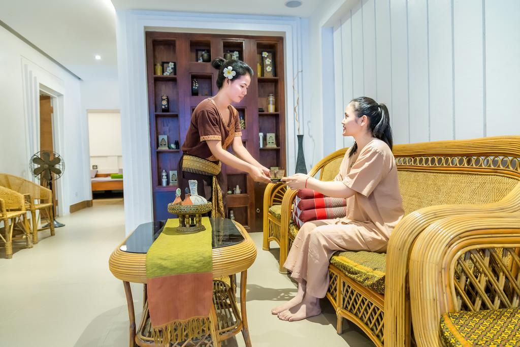 Ly Heng Chhay Hotel Krong Poi Pet Exterior photo
